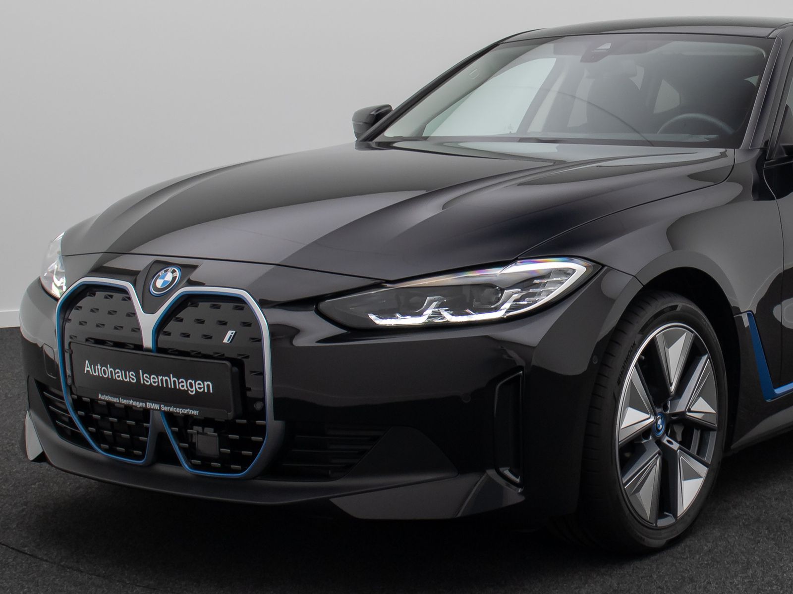 Fahrzeugabbildung BMW i4 eD40 GC HiFi Alarm Kamera HUD Leder 19Zoll