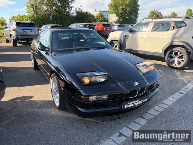 Fahrzeugabbildung BMW 850 CSi V12 M-Paket 6-Gang-Schalter Schiebedach