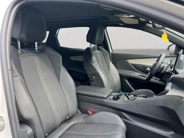 Peugeot 3008 GT Panodach Navi Digitales Cockpit LED ACC 