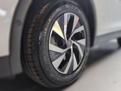 VW Tiguan 1.5 eTSI Life Pano LenkradHeiz. ACC HuD