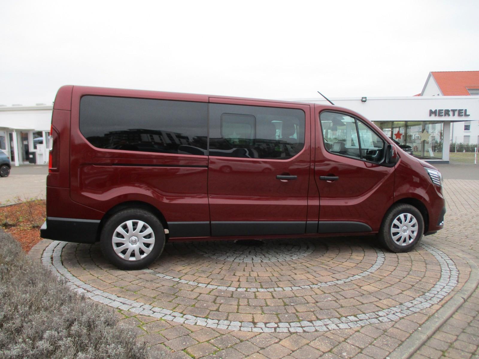 Renault Trafic Combi Lang  8-Sitzer, Automatik