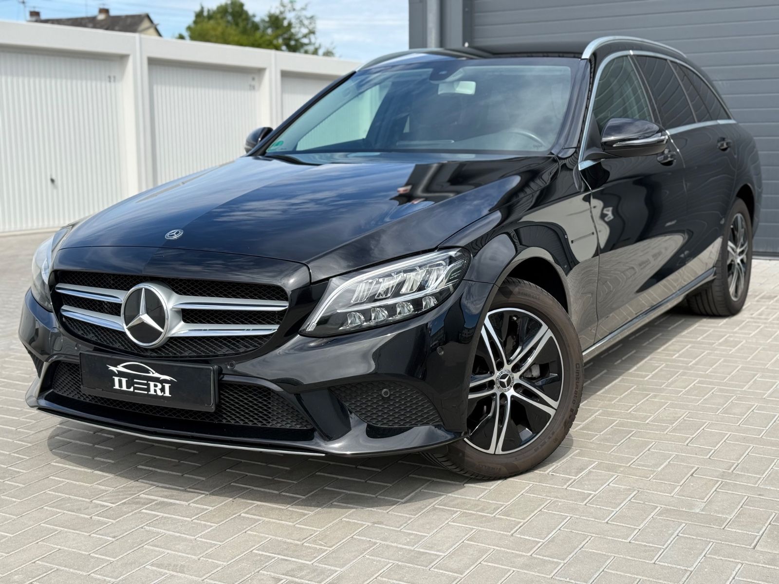 Mercedes-Benz C 220 d T-Modell AVANTGARDE*4Matic*AHK*STANHEIZU