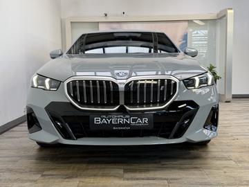 2024 BMW I5 — фото 2