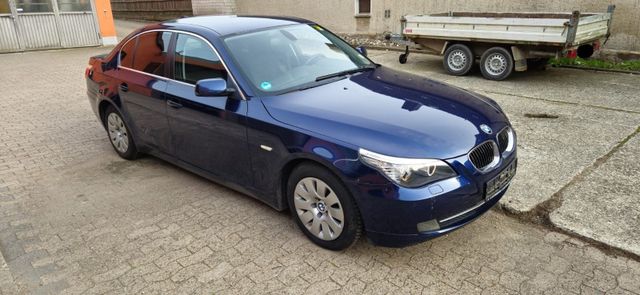 BMW E60 523i