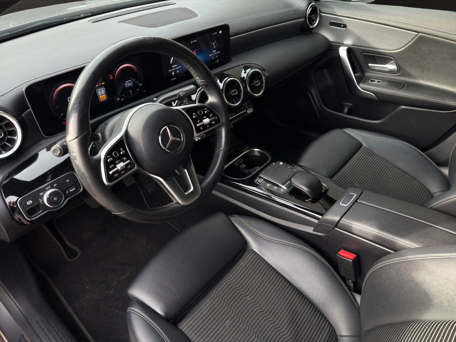 Fahrzeugabbildung Mercedes-Benz CLA 200d Shooting Brake *Dig.Cock*AHK*LED*MBUX