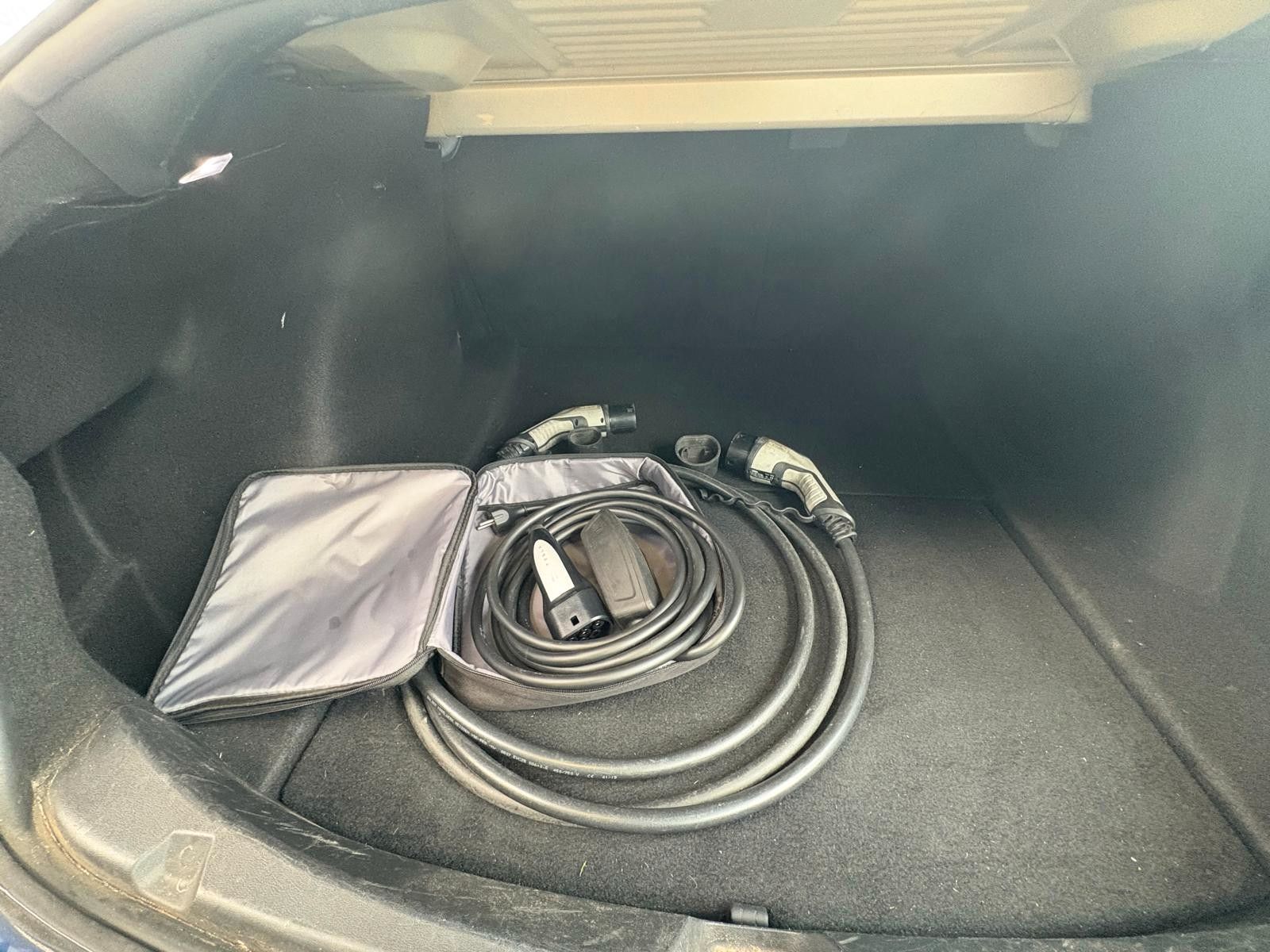 Fahrzeugabbildung Tesla Model 3 Standard Range Plus RWD