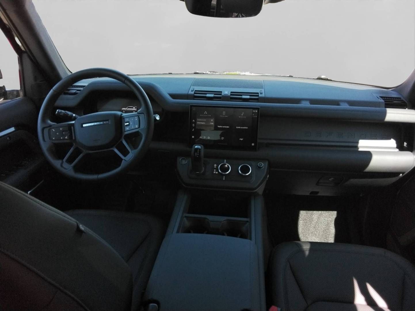 Fahrzeugabbildung Land Rover Defender 110 D250 X-Dynamic SE