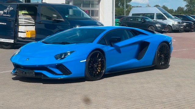 Lamborghini Aventador S Coupé VOLL*Carbon*