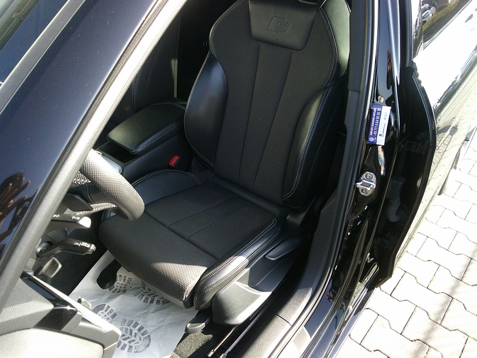 Fahrzeugabbildung Audi A4 Avant 40 TDI quattro S-Line