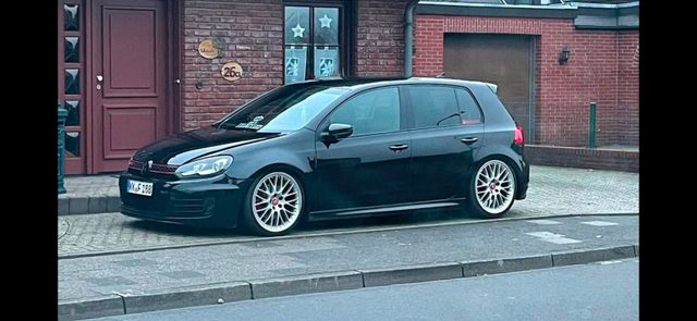 Volkswagen Golf 2.0 TSI DSG GTI