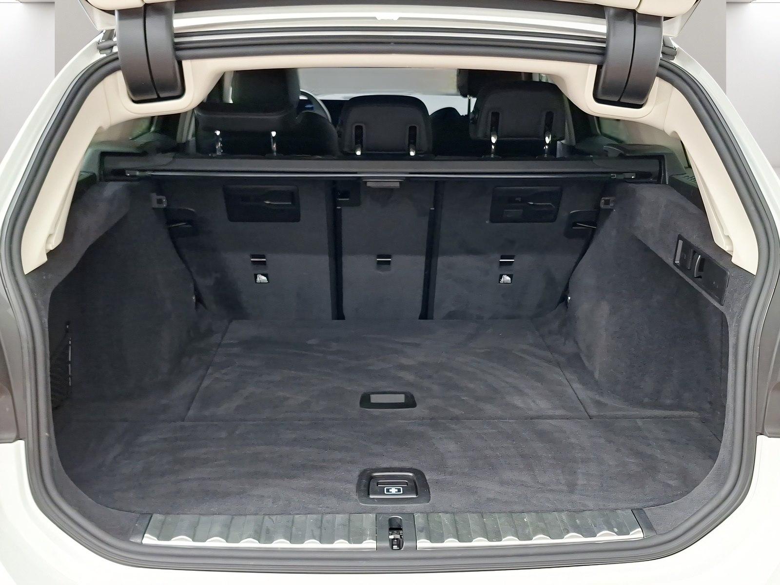 BMW 318i Touring LiveCockpitProf Kamera Driv.Assist