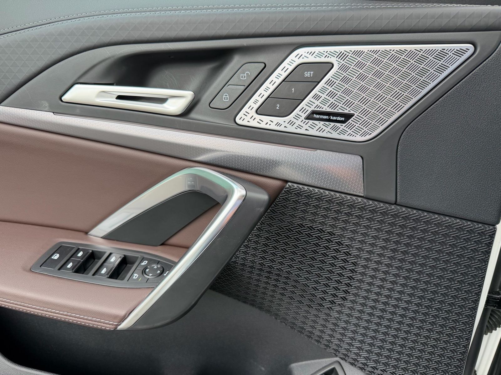 BMW iX2 - Bild 19
