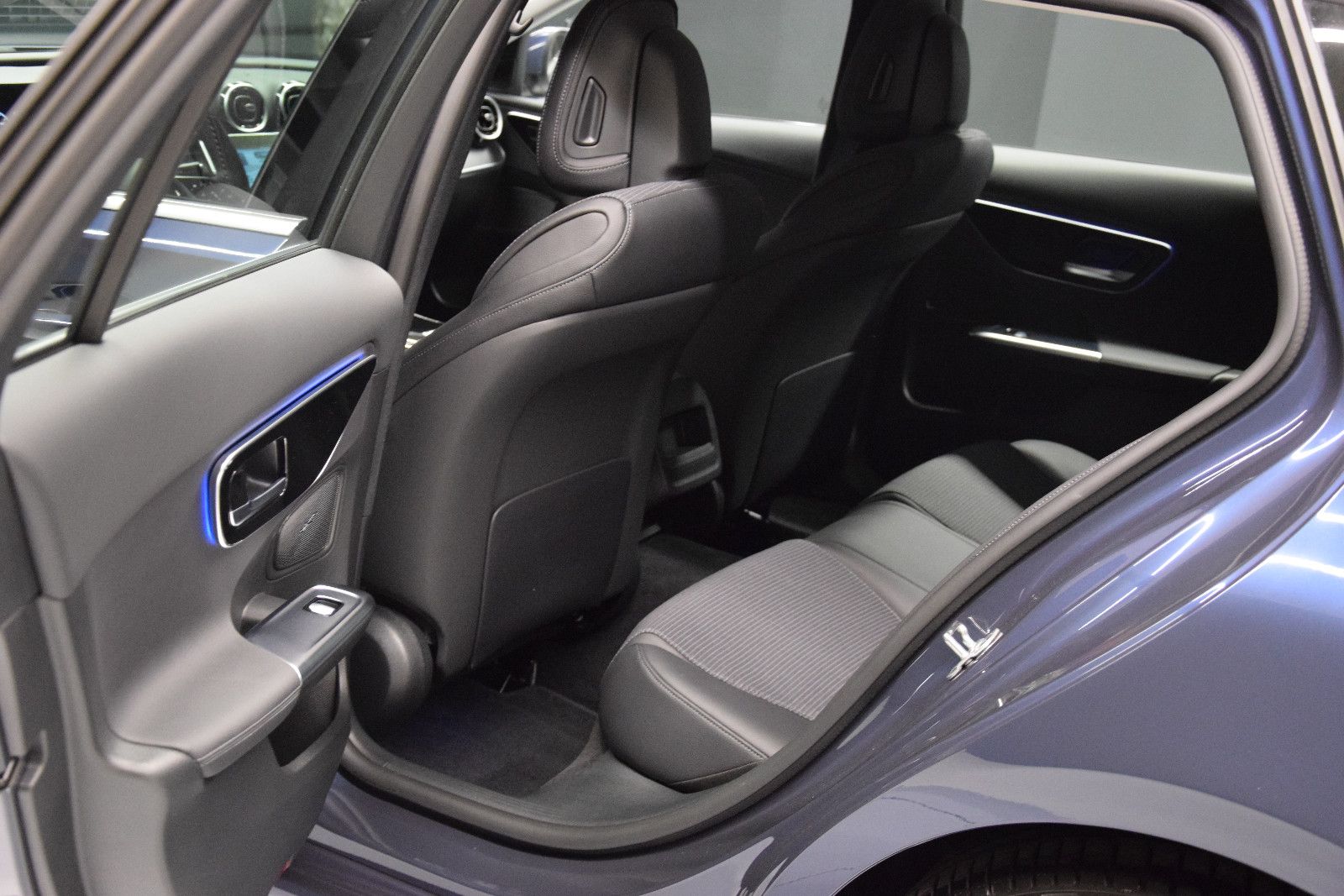 Fahrzeugabbildung Mercedes-Benz C 180 C T-Modell Avantgarde MBUX LED Kamera