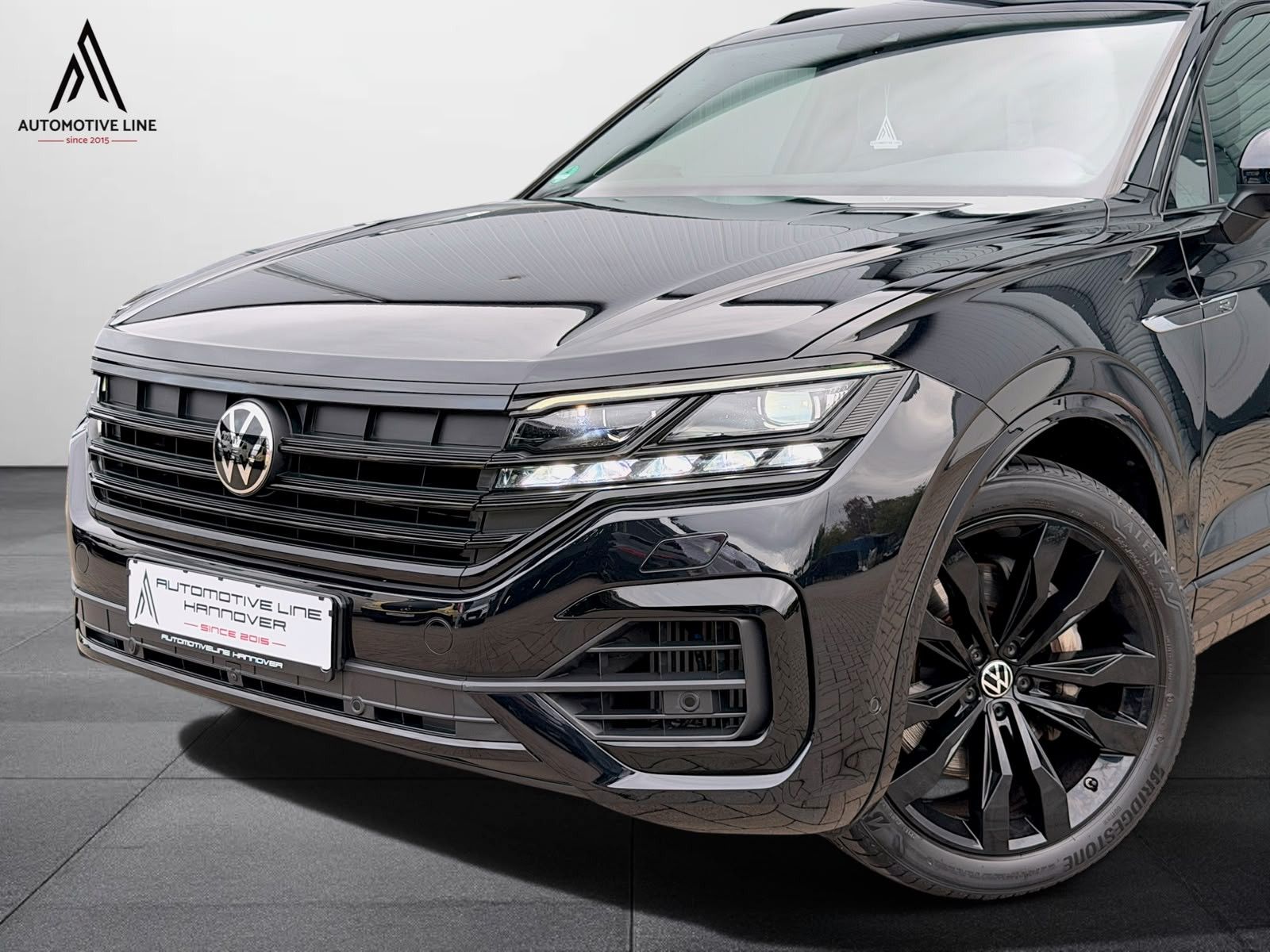 Volkswagen TOUAREG 3.0 TSI R-LINE PANO AHK LUFT 360° MATRIX foto 8
