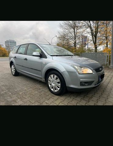 Ford Focus Turnier  Automatik 1.6/Tüv neu