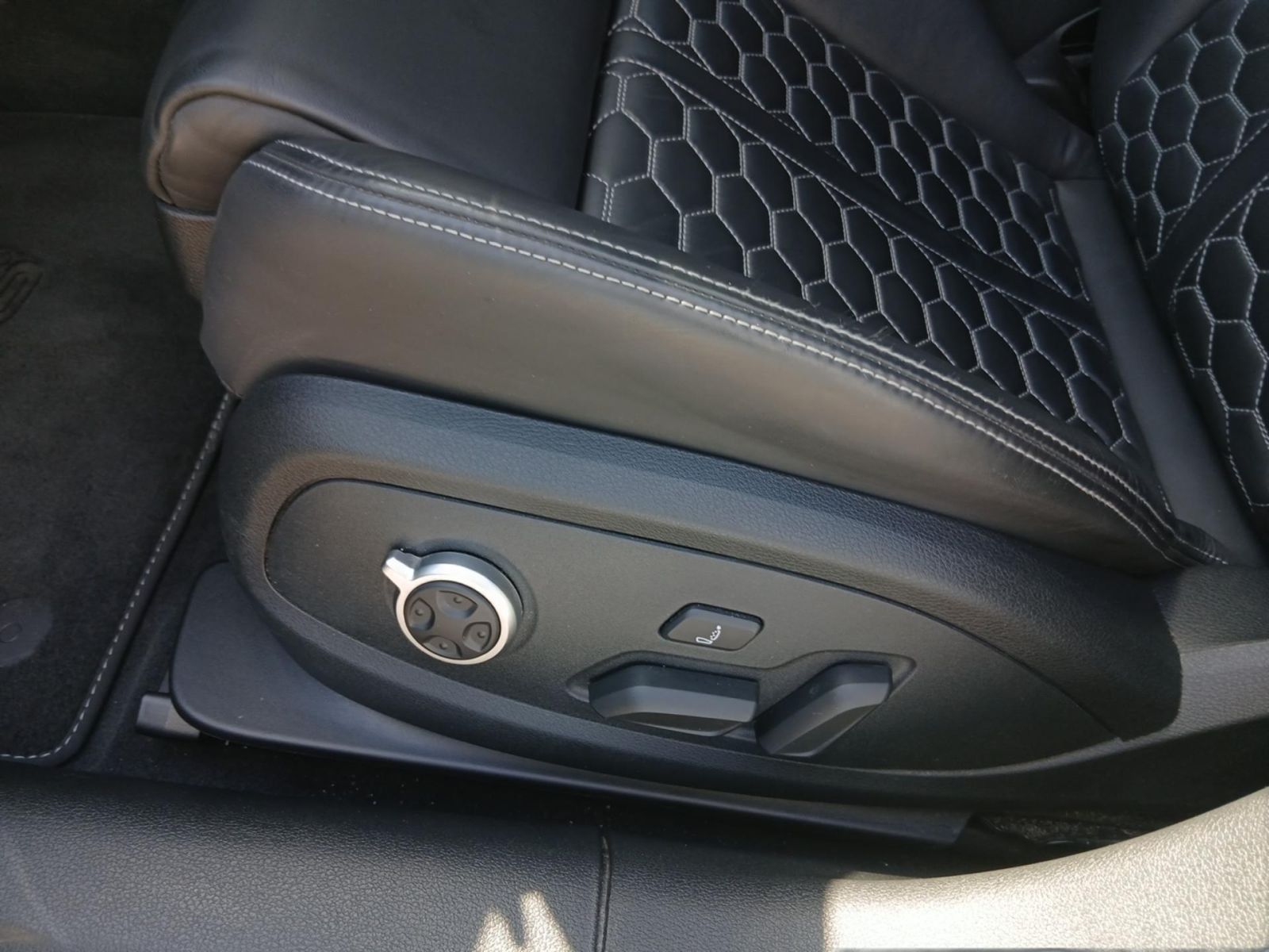 Audi RS4 Avant *MATRIX*competition+*RS-AGA+*R-CAM* foto 13
