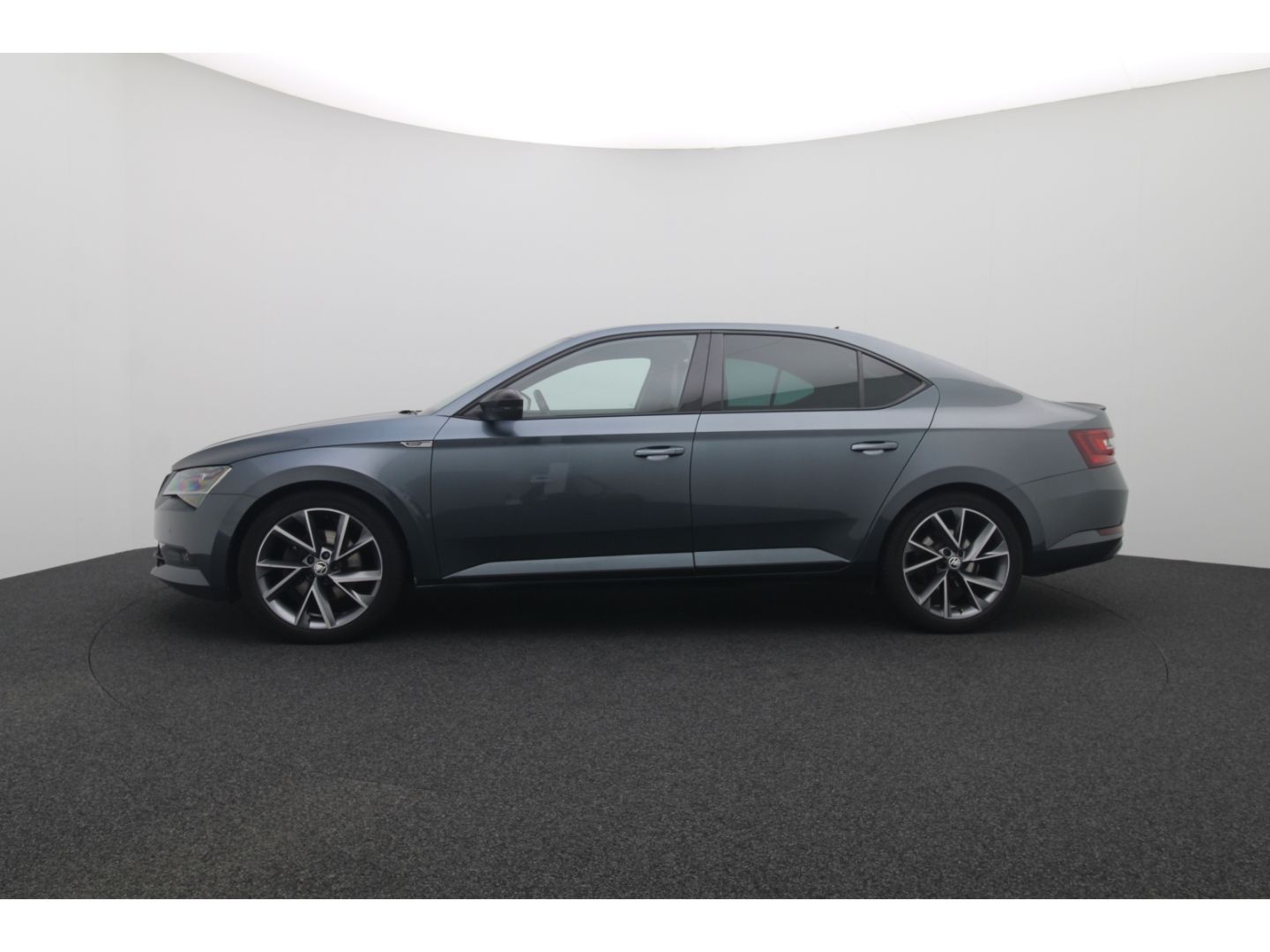 Fahrzeugabbildung SKODA Superb SportLine 4x4 Sportline Canton ACC AHK