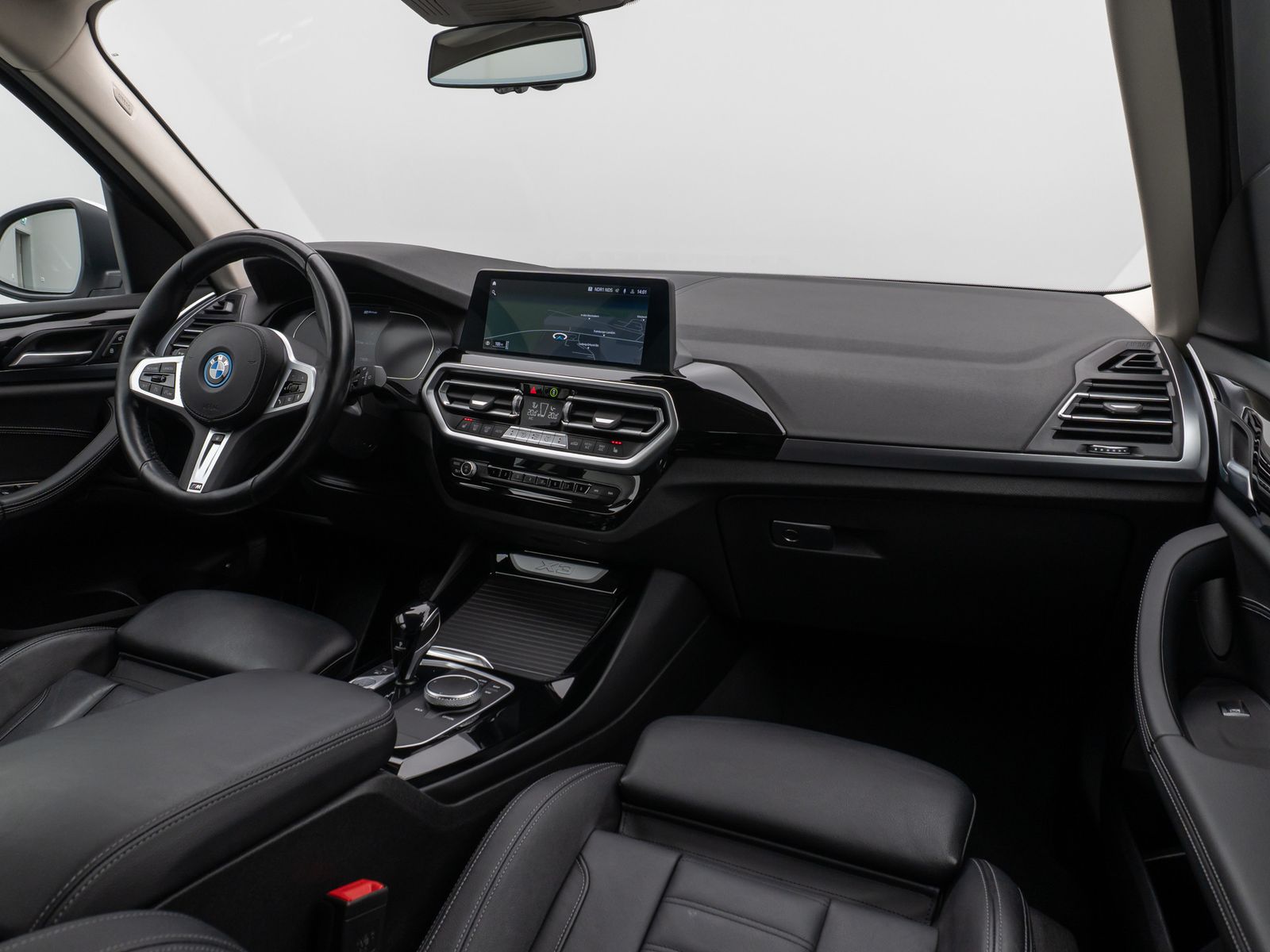 Fahrzeugabbildung BMW X3 xD30e Kamera HUD DAB Lenkrhzg Alarm AHK Sport