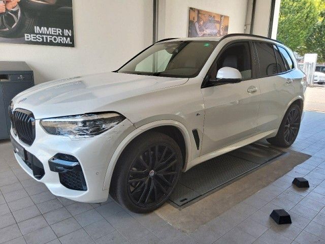 Fahrzeugabbildung BMW X5 xDrive 30d M Sport/AHK/Pano/22 Zoll/Voll/1.Hd