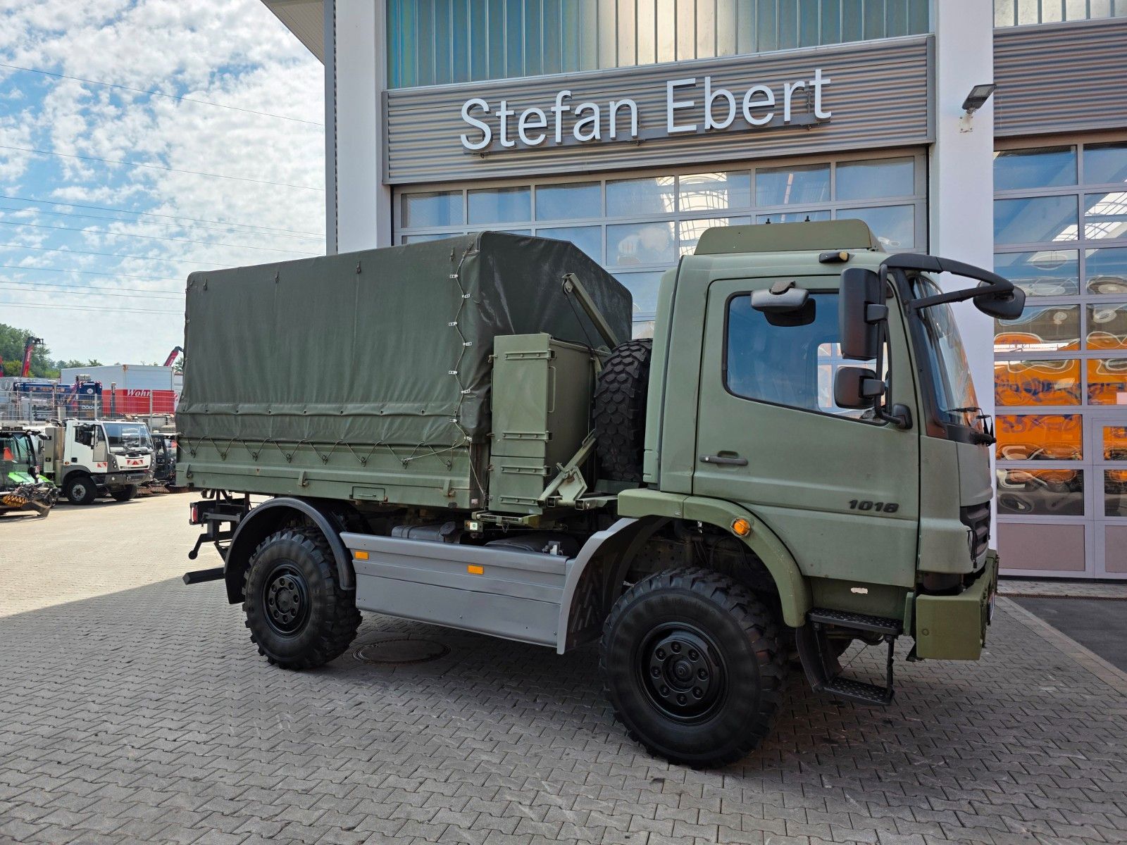 Fahrzeugabbildung Mercedes-Benz Atego 1018 A 4x4 Pritsche Plane mehrfach vorh.