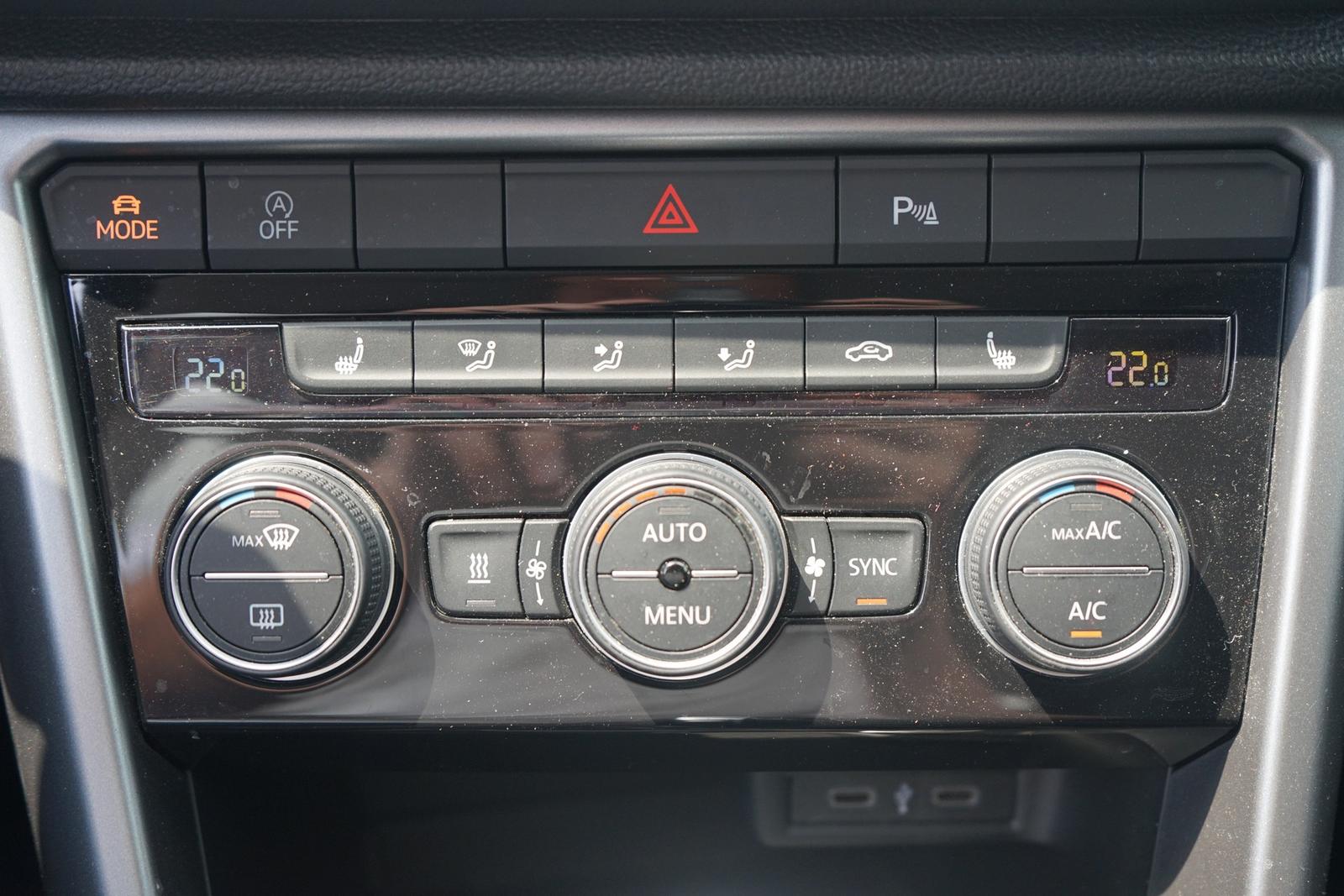Volkswagen T-Roc 1.5 TSI Active DSG ACC Standheizung LED, миниатюра 25