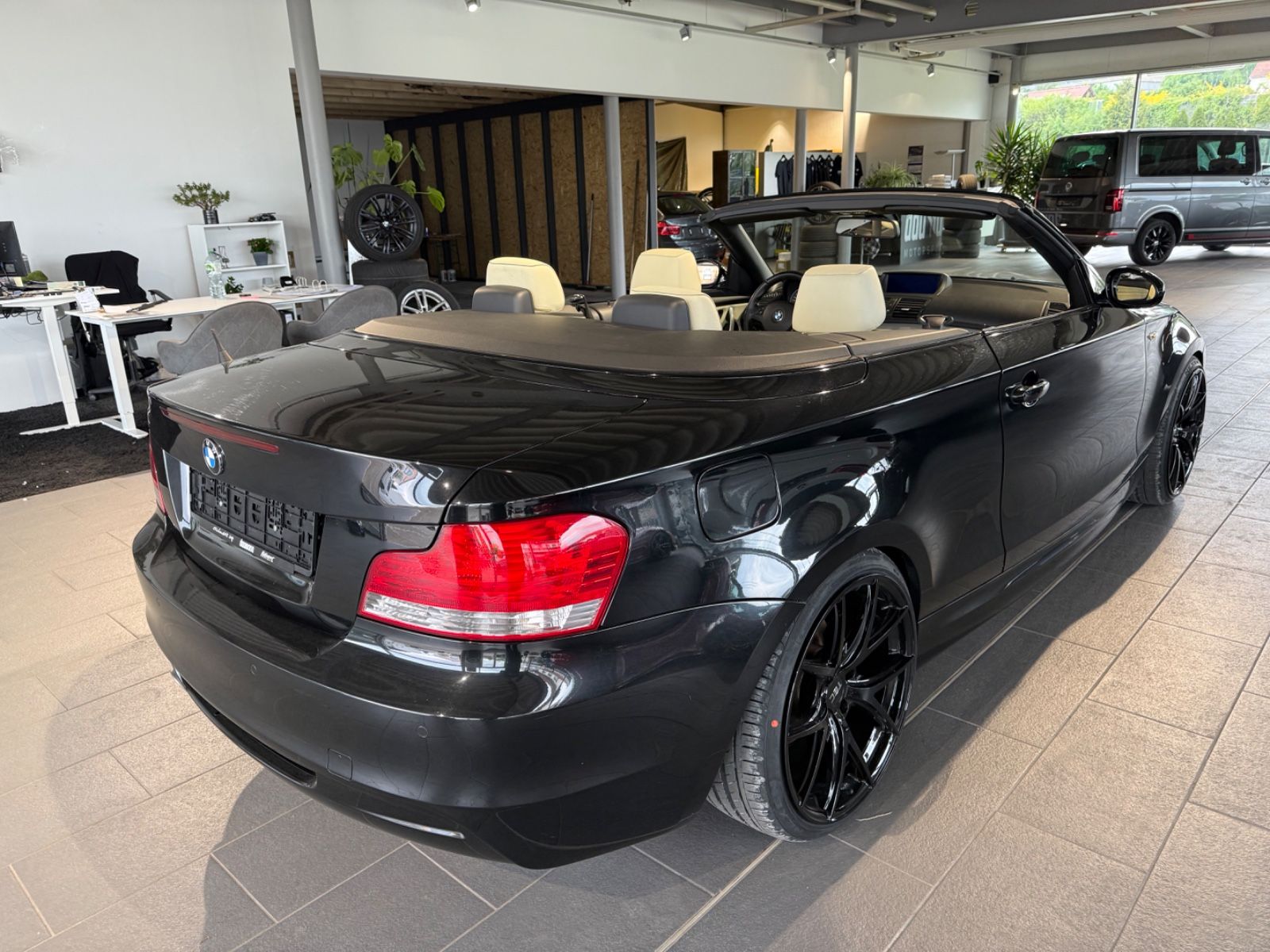 Fahrzeugabbildung BMW 120d Cabrio M Sport *Xenon*NaviProf * PDC*KomfZ*