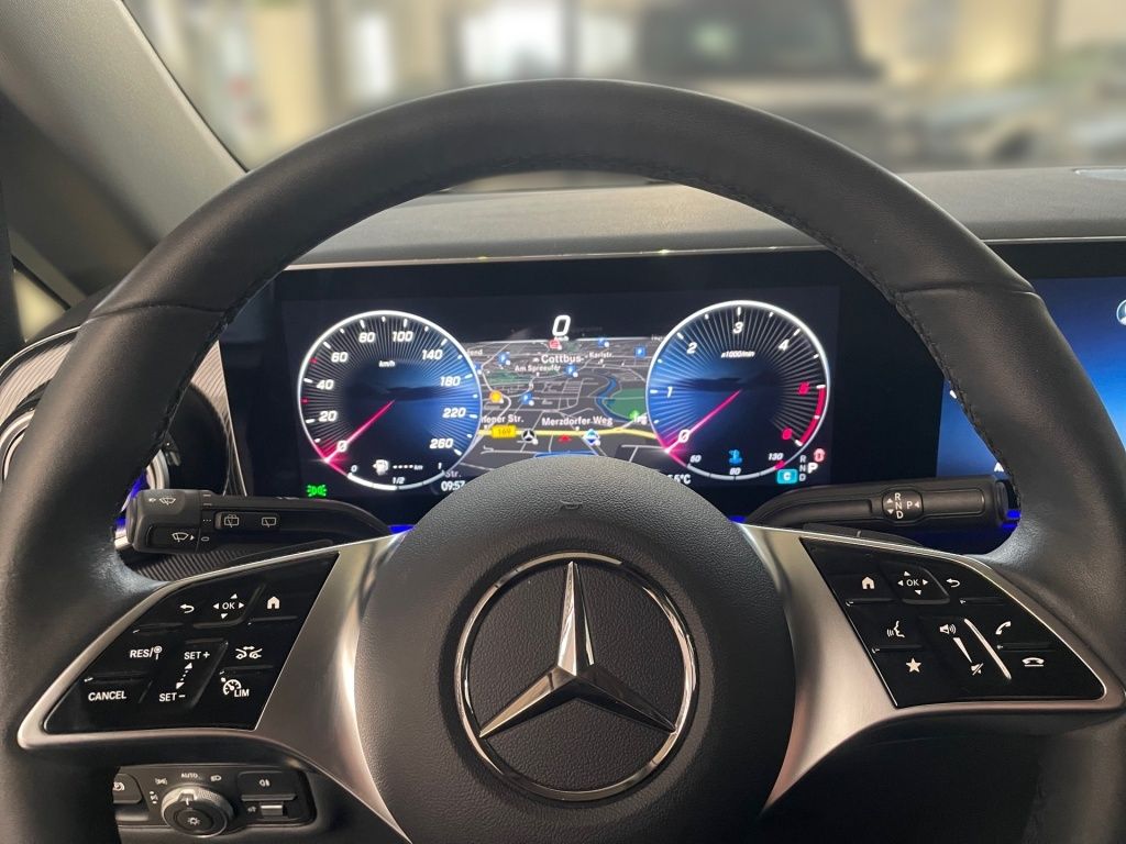 Fahrzeugabbildung Mercedes-Benz V 300 d STYLE Lang 8 Sitze LED BURMESTER 2,5tAHK