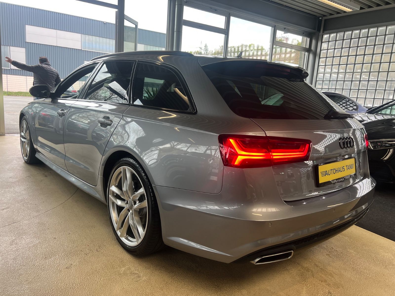 Fahrzeugabbildung Audi A6 Avant 2.0 TDI ultra S Line Plus *MATRIX-LED*