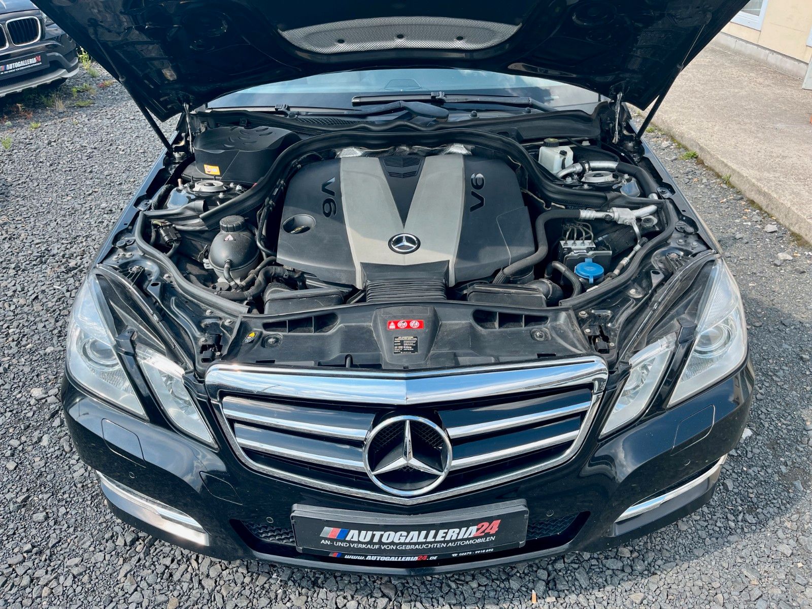 Fahrzeugabbildung Mercedes-Benz E 300 CDI Aut. AVANTGARDE Navi Xenon Leder AHK