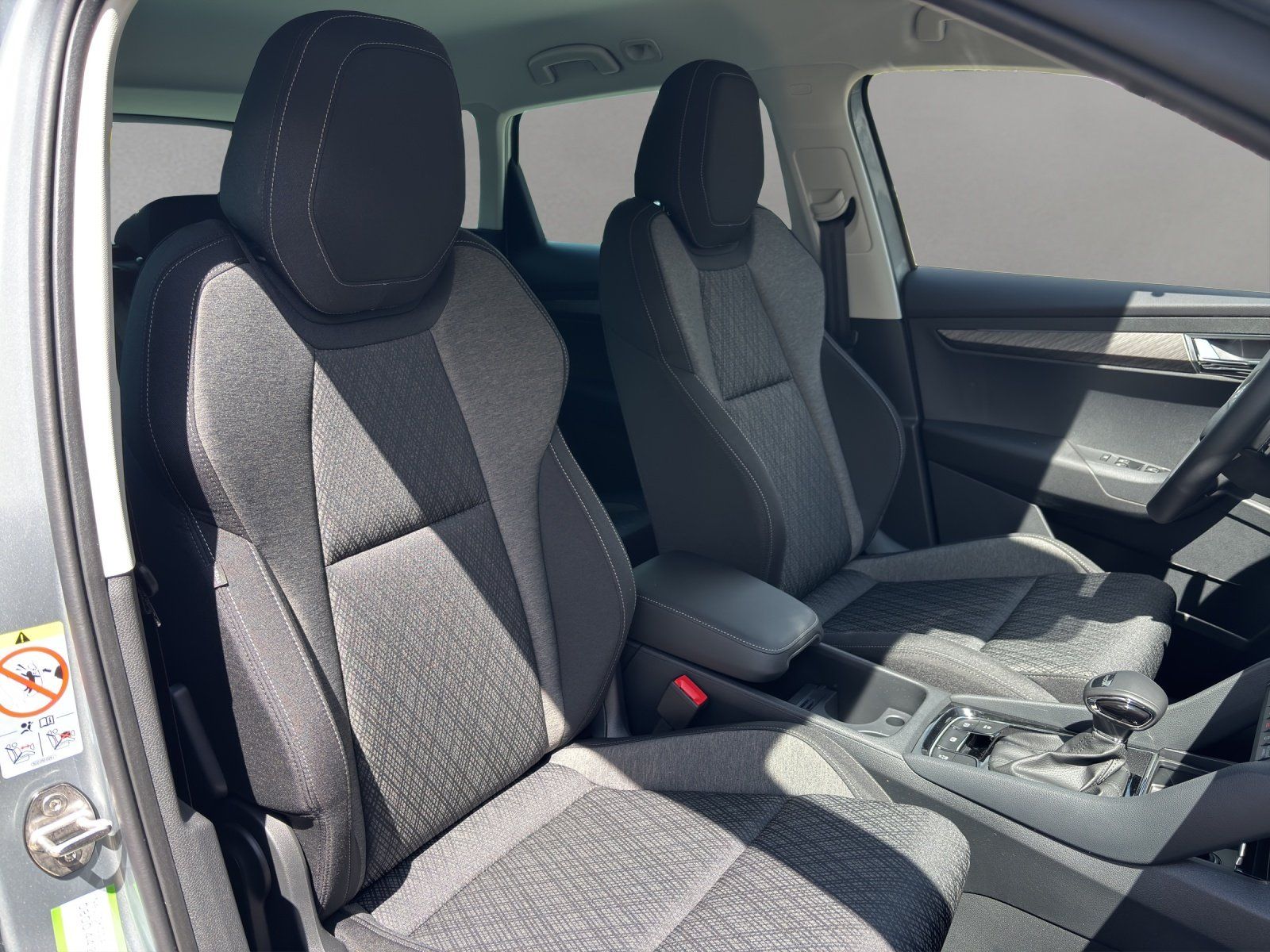 Fahrzeugabbildung SKODA Karoq Balance 1,5 TSI DSG ACC+AHK+MATRIX+KAMERA