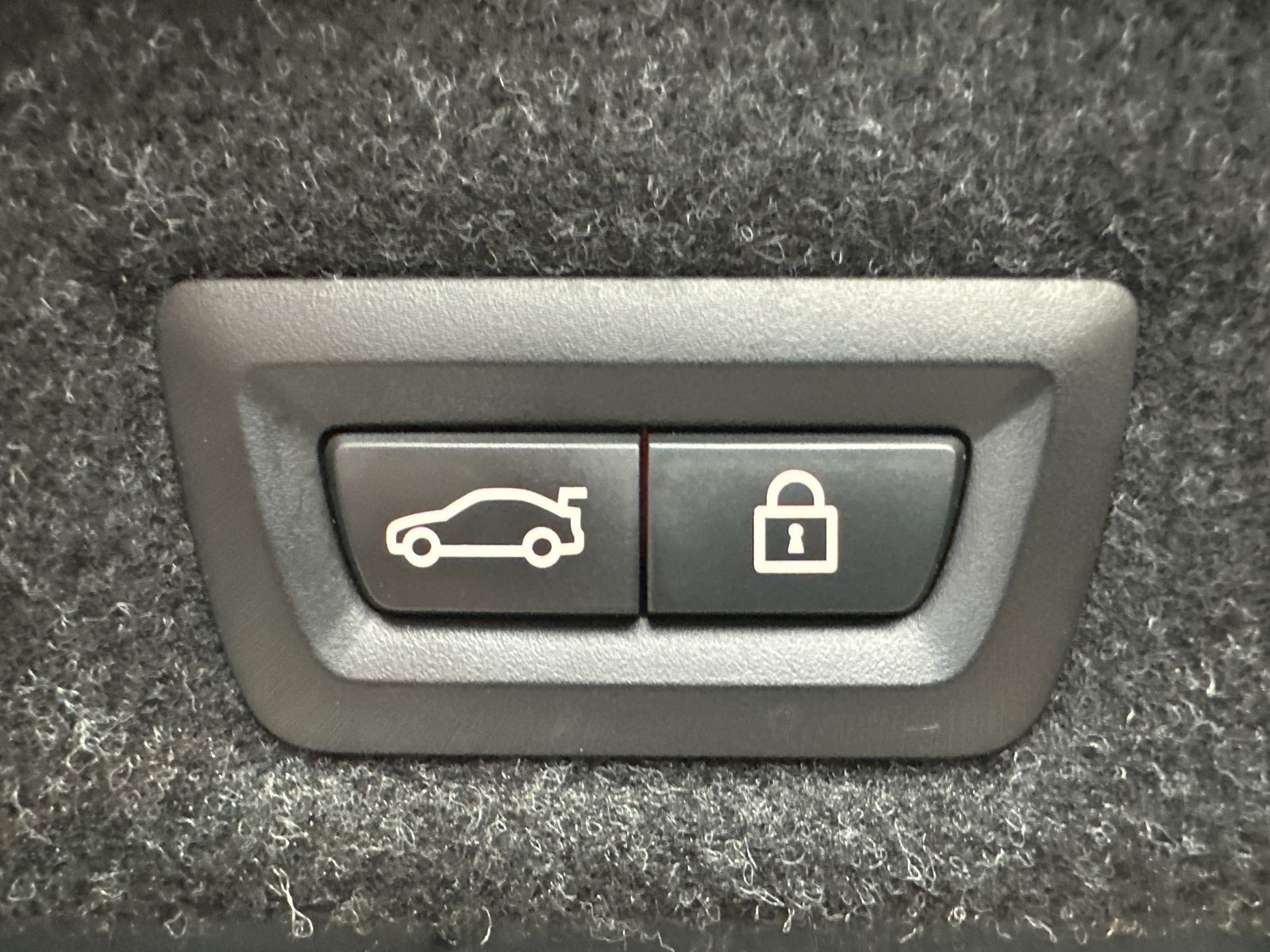 Fahrzeugabbildung BMW M5 Competition NAV+LED+KERAMIK+KAMERA+20ZOLL+H&K