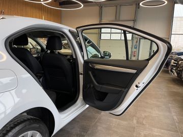 MYAUTOCENTER – Gebraucht- und Jahreswagen mit Werkstattservice in Pfaffenhofen Skoda Octavia Lim. Active *1. Hand*LED*Klima*PDC*TÜV*