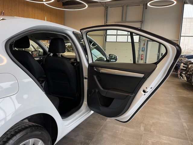 MYAUTOCENTER – Gebraucht- und Jahreswagen mit Werkstattservice in Pfaffenhofen Skoda Octavia Lim. Active *1. Hand*LED*Klima*PDC*TÜV*