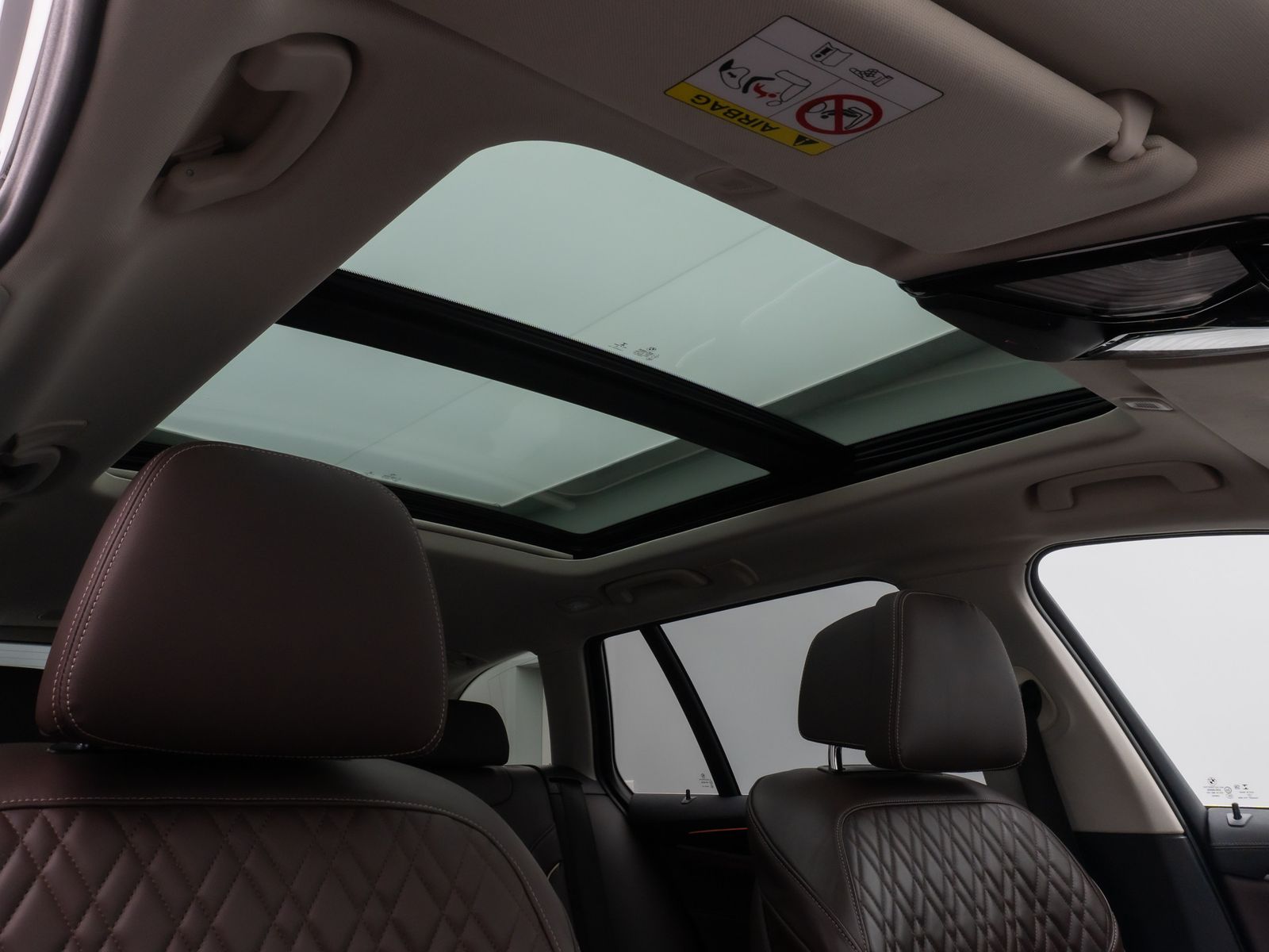 Fahrzeugabbildung BMW 530d xD Luxury Line Panorama HUD Individual 19Zl