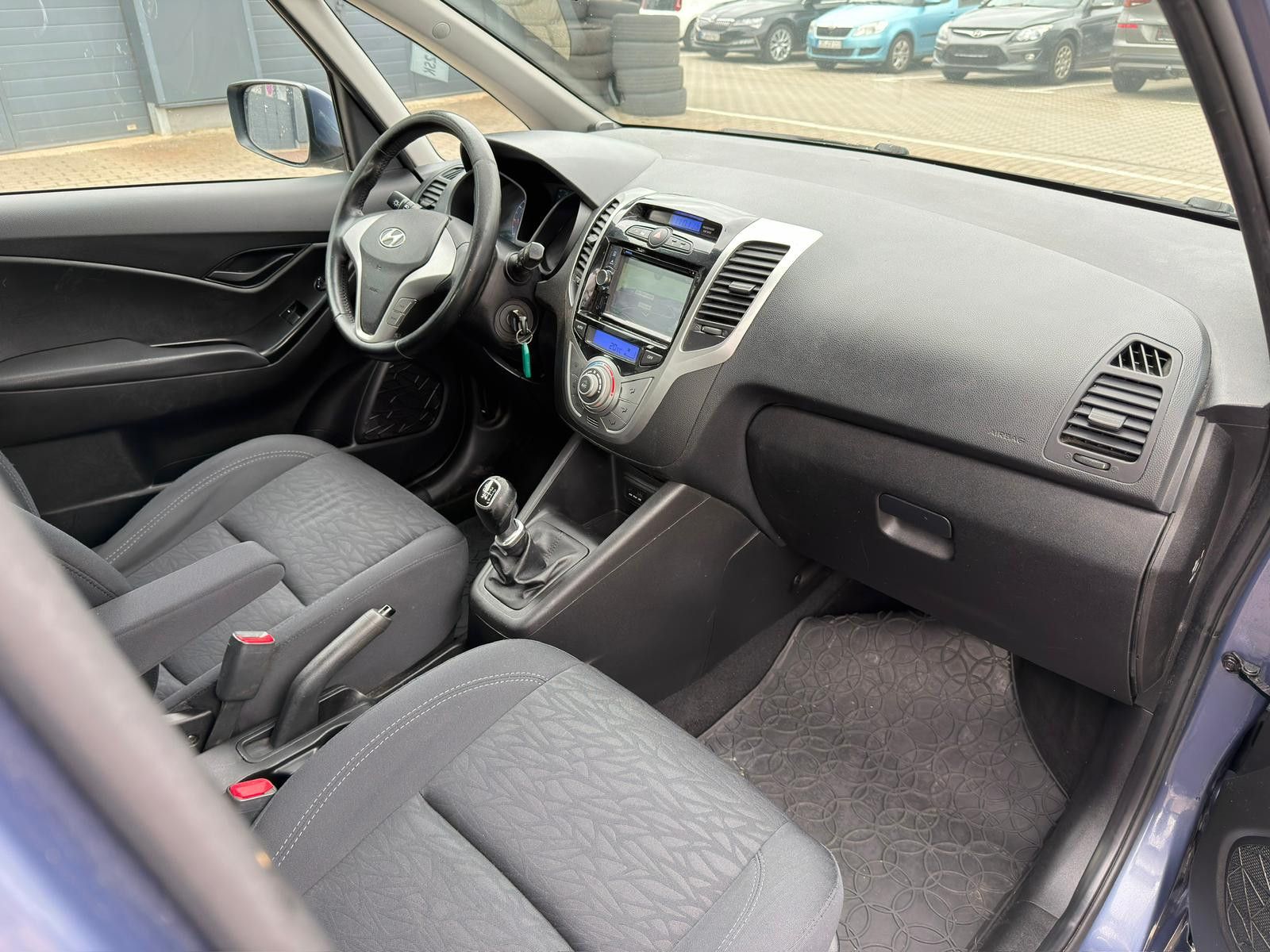 Fahrzeugabbildung Hyundai ix20 1.6 Comfort Navi*Allwetterbereifung