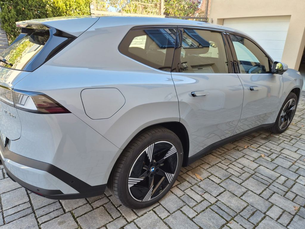 Image of BMW iX3