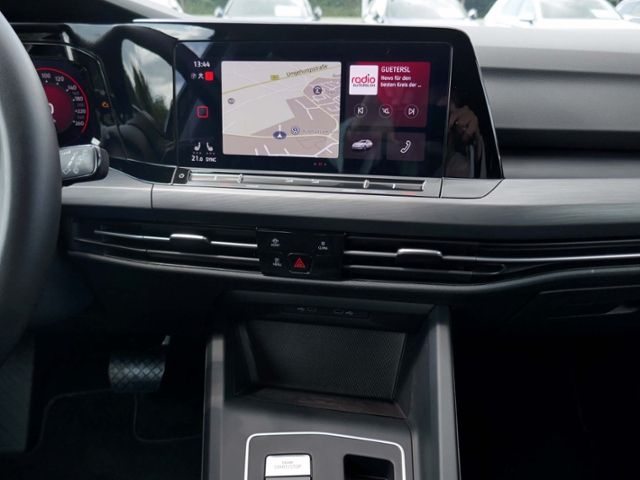 Fahrzeugabbildung Volkswagen Golf VIII Variant Style 2.0 TDI DSG LED RFK ACC