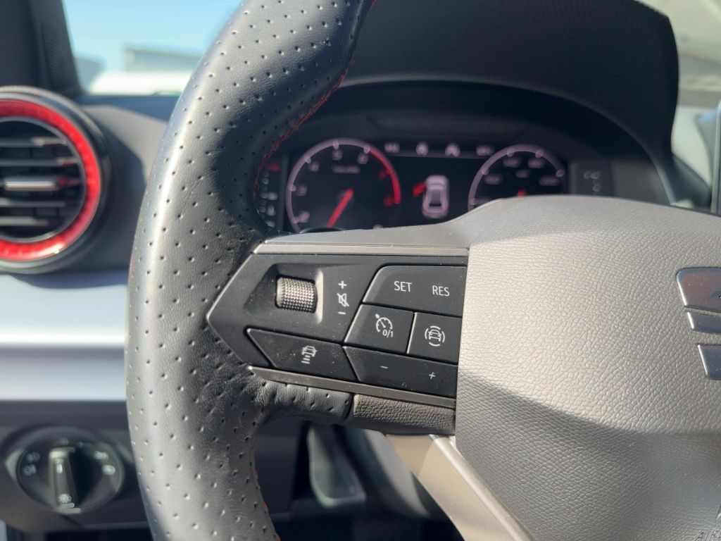 Fahrzeugabbildung SEAT Ibiza FR, Navi, Rückfahrkamera, LED Schweinwerfe
