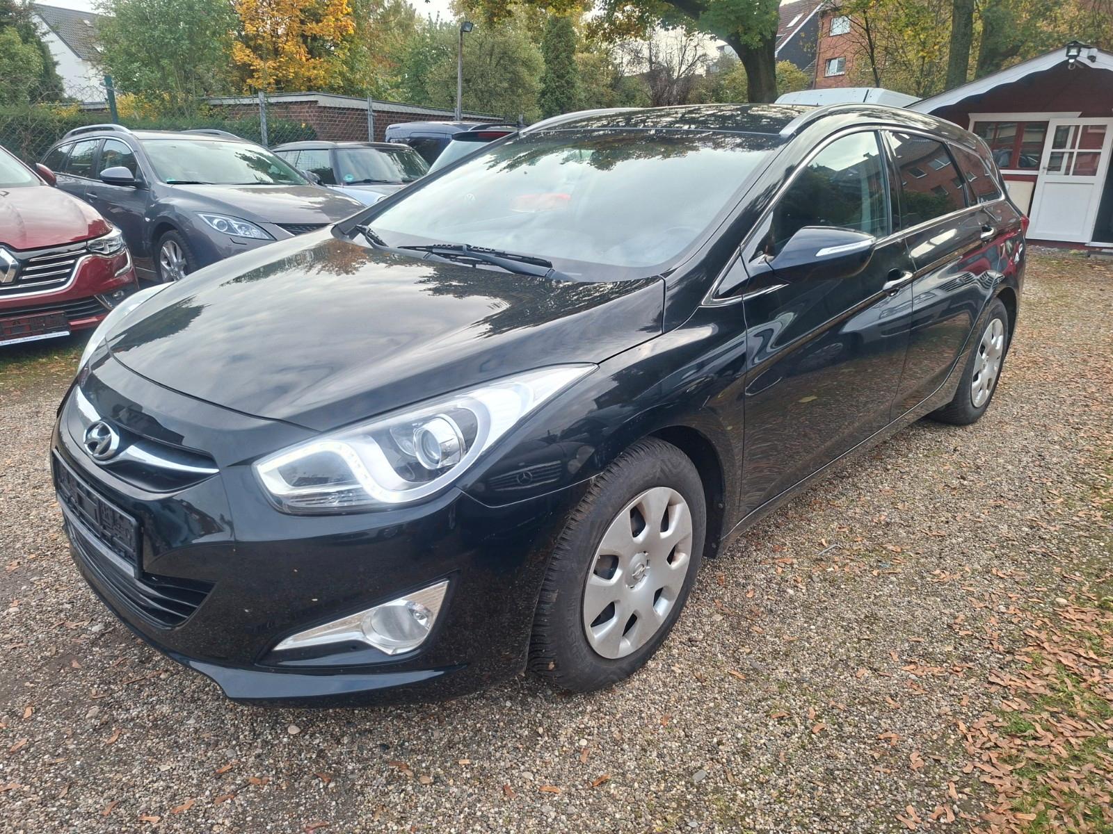 Hyundai i40 2014 — rear view