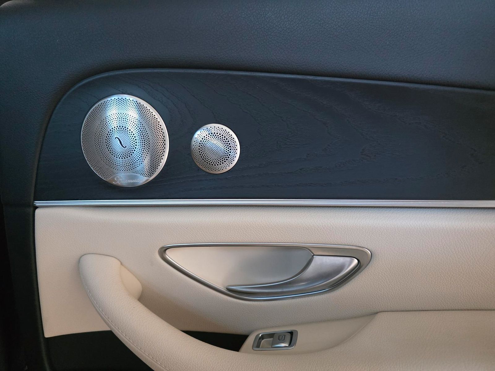 Fahrzeugabbildung Mercedes-Benz E200 Lim. AMG/Burmester/Airmatic/HuD/Multibeam