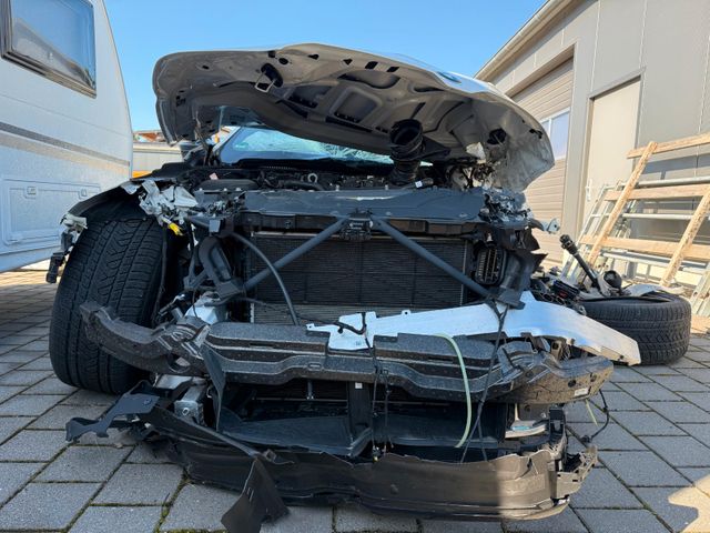 BMW M5 Limousine/ EXT. M CARBON PAK/ DRIVING PROF.