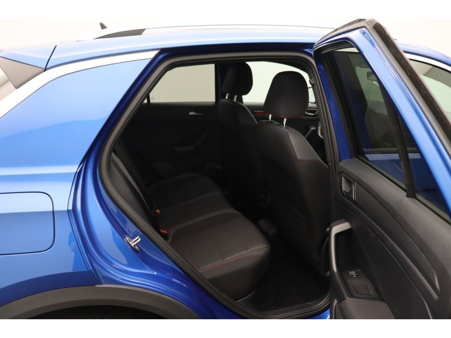 Fahrzeugabbildung Volkswagen T-Roc 1.5 Sport Pano Standheiz ACC SHZ Kamera