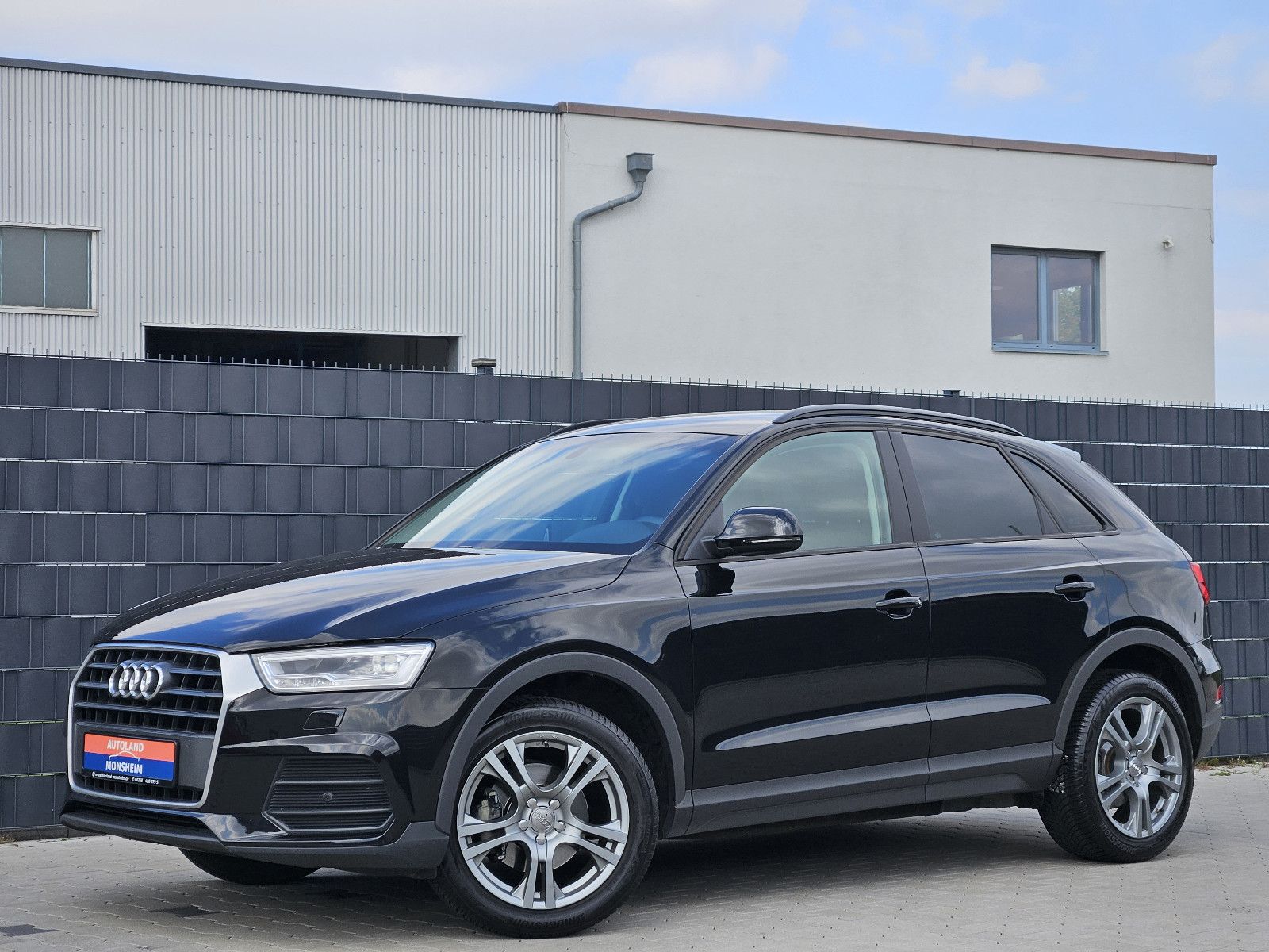 AUDI Q3 1.4 TFSI S tronic Sport NAV SHZ APS AHK LED