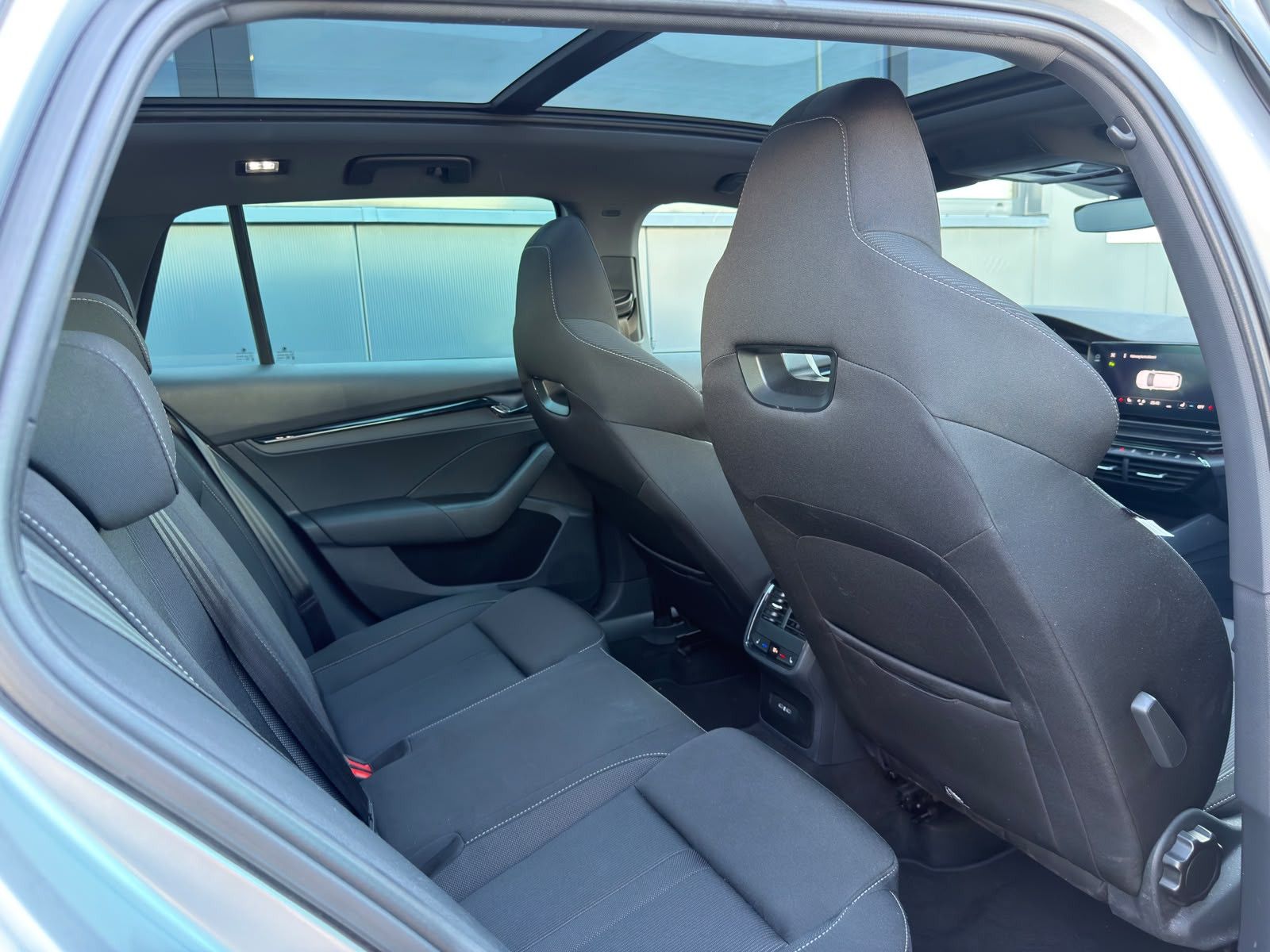 Fahrzeugabbildung SKODA Octavia Combi Sportline*PANO