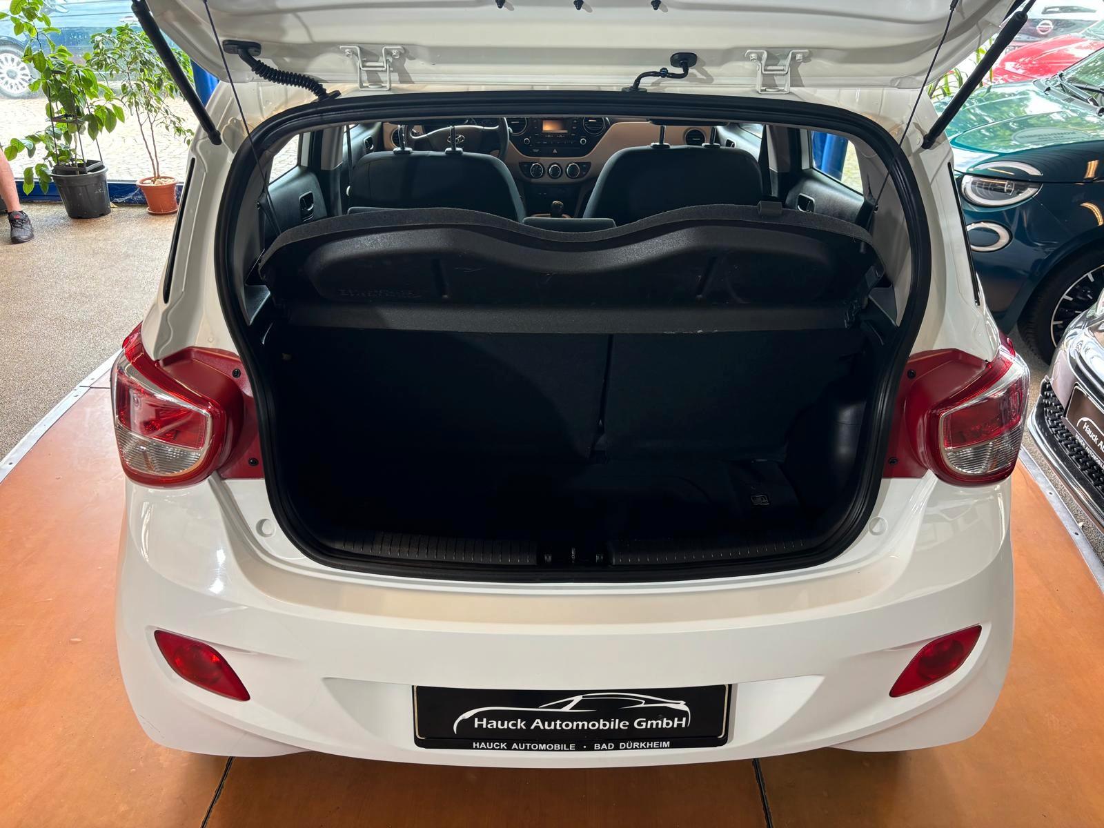 Hyundai i10 blue Classic Klima  8-fach bereift