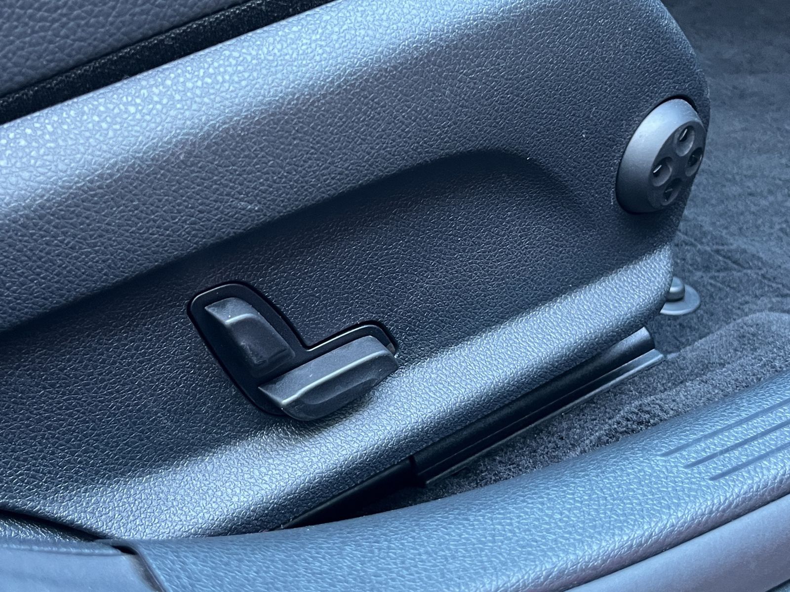 Fahrzeugabbildung Mercedes-Benz C 180 Avantgarde*LED*PDC*Kamera*SHZ*9G-Aut.**