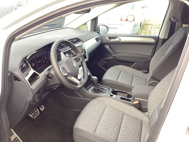 Fahrzeugabbildung Volkswagen Touran MOVE 2,0 TDI DSG 7-SITZER KAMERA LED NAVI