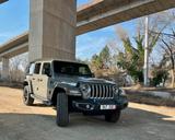 Jeep Wrangler  Hybrid Sahara   - Jeep Wrangler Sahara mit Hybrid-Antrieb (Benzin/Elektro)