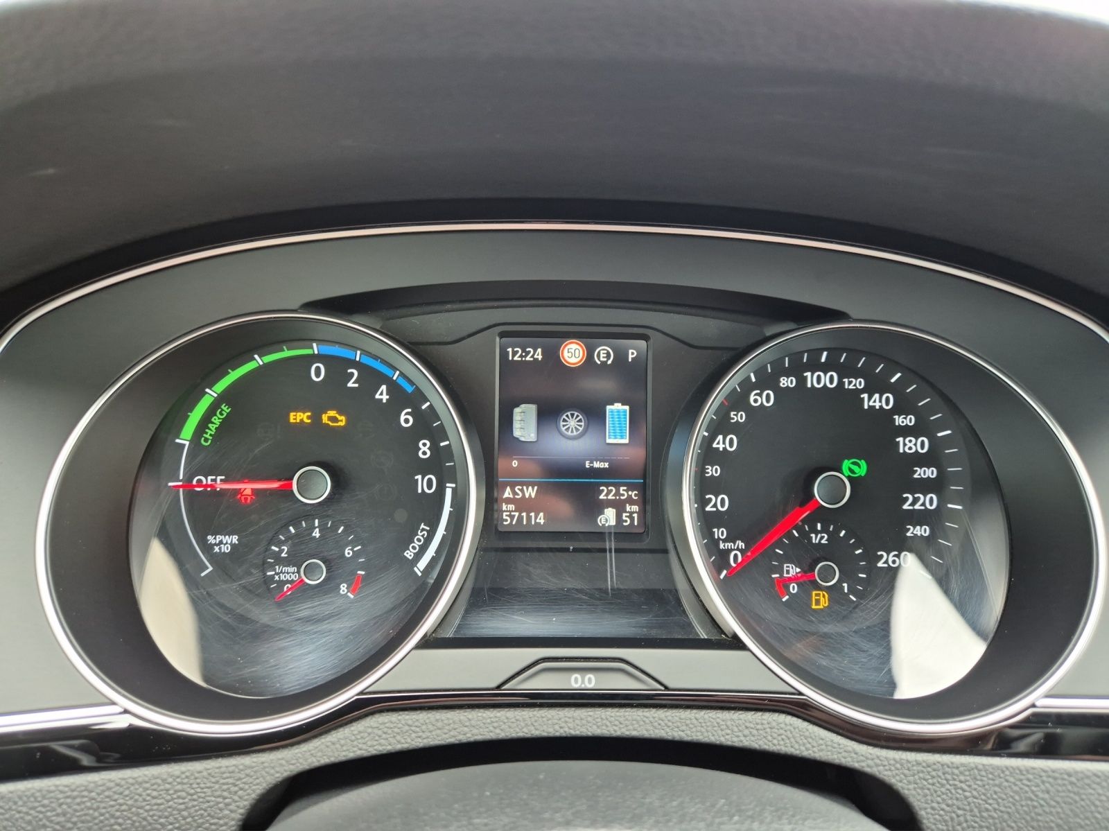 Fahrzeugabbildung Volkswagen Passat Variant GTE AHK Navi ACC RFK SH LM