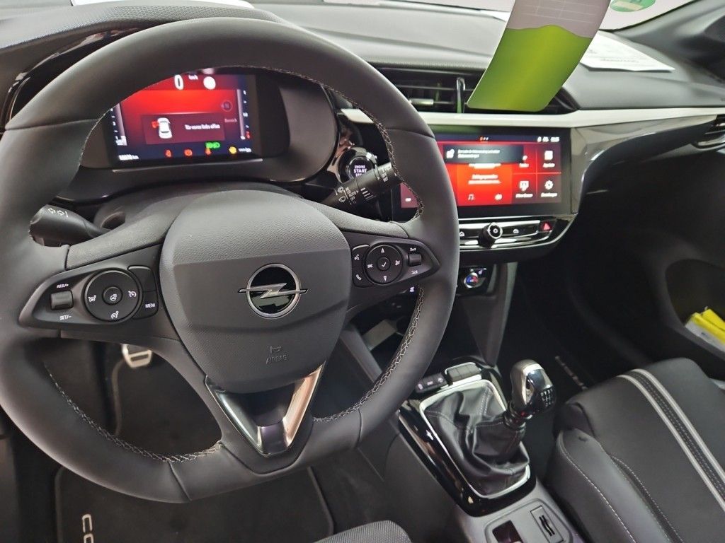 Fahrzeugabbildung Opel Corsa 1.2 GS Navi Sitz/Lenkradheizung PDC LED DA